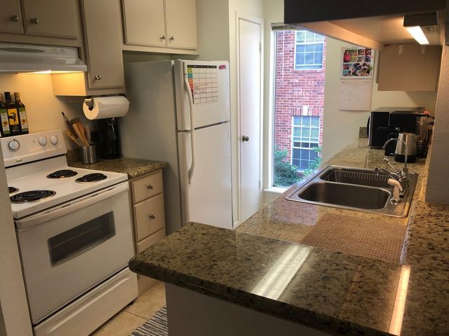 2300 Augusta Drive 32, Houston, TX 77057