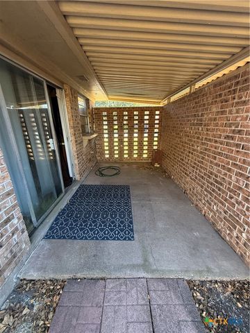 608 King Arthur Street, Victoria, TX 77904