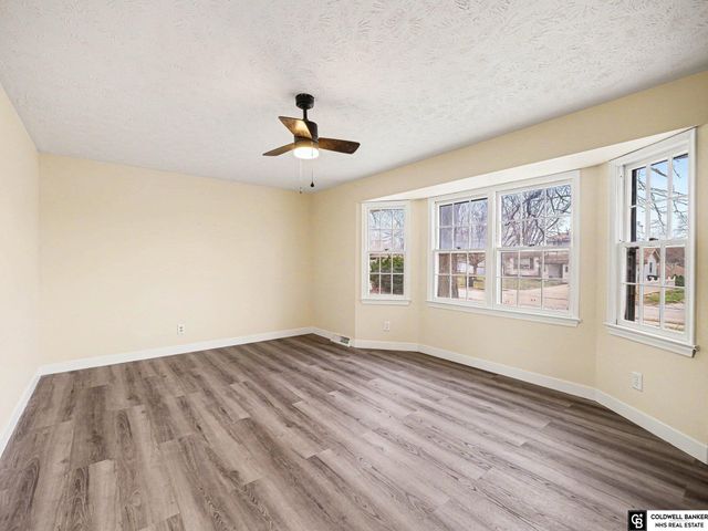 13910 Shirley Street, Omaha, NE 68144