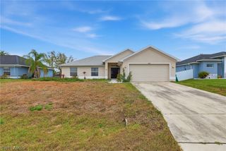 2009 NE 13th PL, Cape Coral, FL 33909