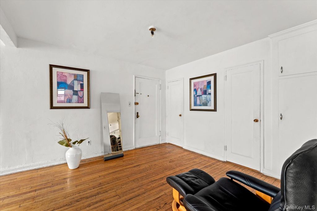 138-29 68th Drive 3C, Kew Garden Hills, NY 11367 — photo 4