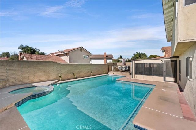 3018 S Pacific Avenue, Santa Ana, CA 92704