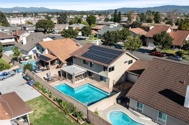 3018 S Pacific Avenue, Santa Ana, CA 92704