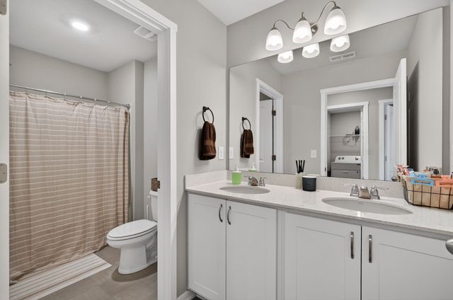 2713 NW 41st Street, Ankeny, IA 50023