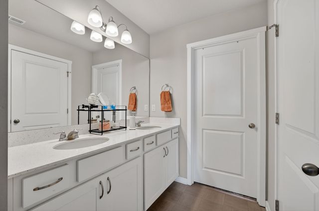 2713 NW 41st Street, Ankeny, IA 50023