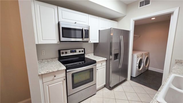 5090 Fairways Circle H105, Vero Beach, FL 32967