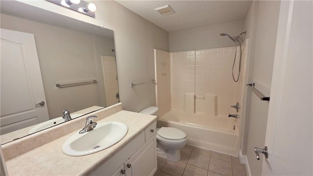 5090 Fairways Circle H105, Vero Beach, FL 32967