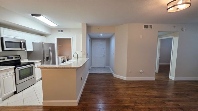 5090 Fairways Circle H105, Vero Beach, FL 32967