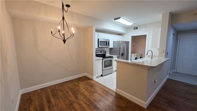 5090 Fairways Circle H105, Vero Beach, FL 32967