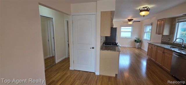 5625 Putnam Drive, West Bloomfield, MI 48323