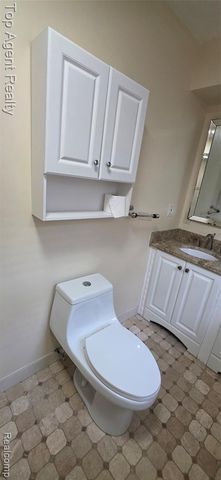 5625 Putnam Drive, West Bloomfield, MI 48323