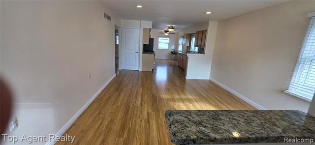 5625 Putnam Drive, West Bloomfield, MI 48323