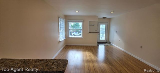 5625 Putnam Drive, West Bloomfield, MI 48323