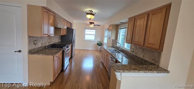 5625 Putnam Drive, West Bloomfield, MI 48323