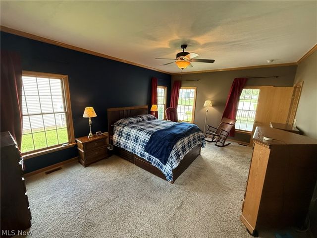 734 Pga Boulevard NE, New Philadelphia, OH 44663