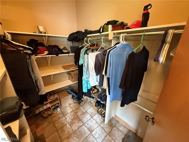 734 Pga Boulevard NE, New Philadelphia, OH 44663