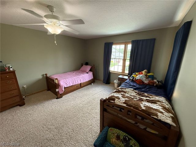 734 Pga Boulevard NE, New Philadelphia, OH 44663
