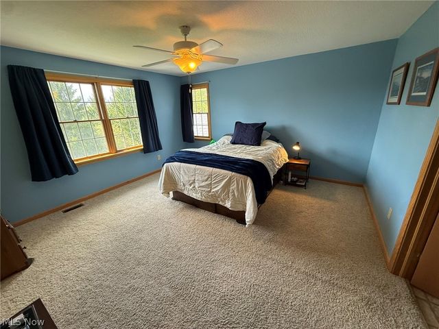 734 Pga Boulevard NE, New Philadelphia, OH 44663