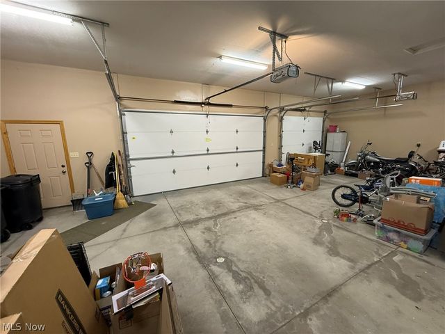 734 Pga Boulevard NE, New Philadelphia, OH 44663