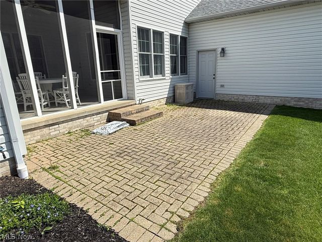 734 Pga Boulevard NE, New Philadelphia, OH 44663