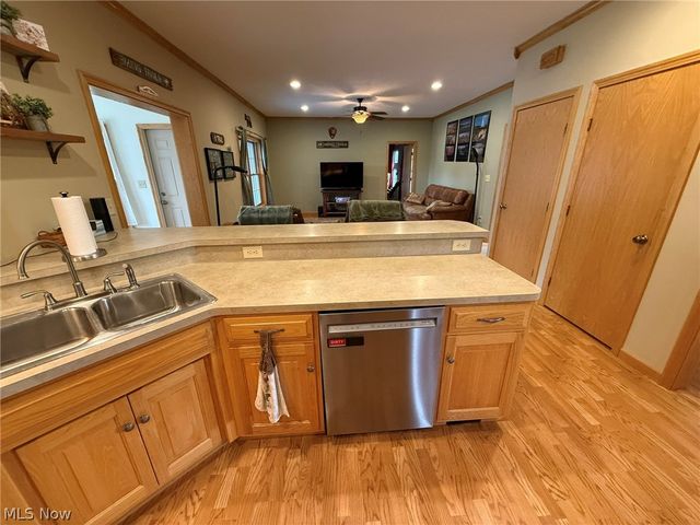 734 Pga Boulevard NE, New Philadelphia, OH 44663