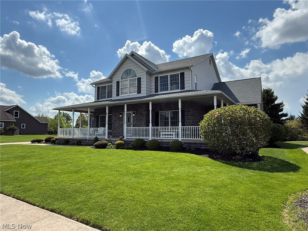 734 Pga Boulevard NE, New Philadelphia, OH 44663