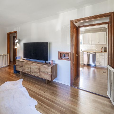 6828 Schneider Avenue, Hammond, IN 46323