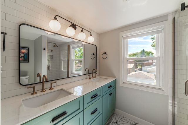 6828 Schneider Avenue, Hammond, IN 46323