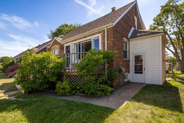 6828 Schneider Avenue, Hammond, IN 46323