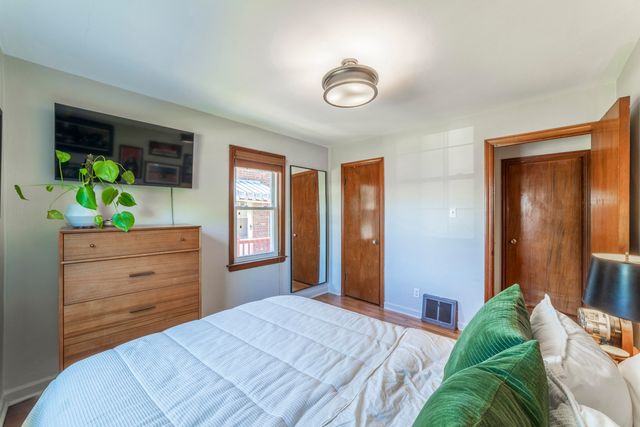 6828 Schneider Avenue, Hammond, IN 46323