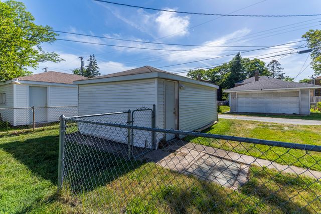 6828 Schneider Avenue, Hammond, IN 46323