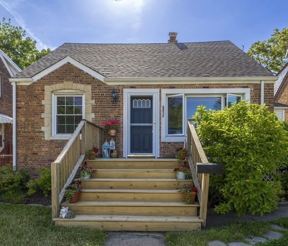 6828 Schneider Avenue, Hammond, IN 46323