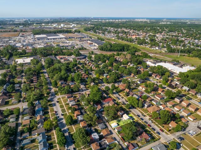 6828 Schneider Avenue, Hammond, IN 46323
