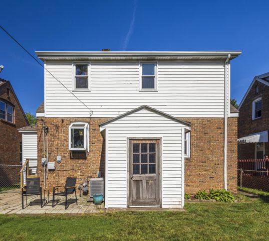 6828 Schneider Avenue, Hammond, IN 46323