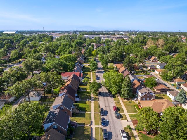 6828 Schneider Avenue, Hammond, IN 46323