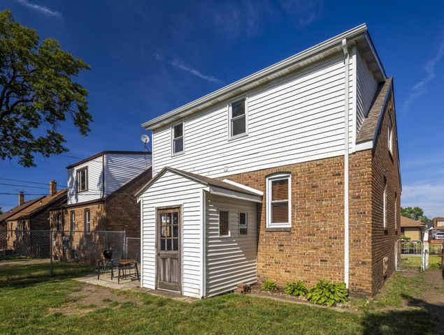 6828 Schneider Avenue, Hammond, IN 46323