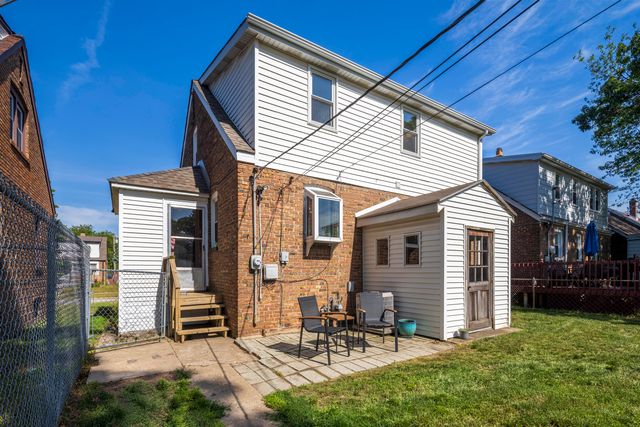 6828 Schneider Avenue, Hammond, IN 46323