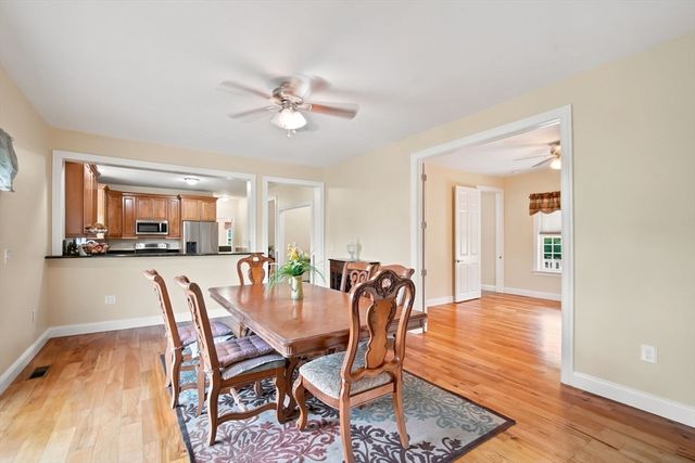54 College Hwy, Southwick, MA 01077