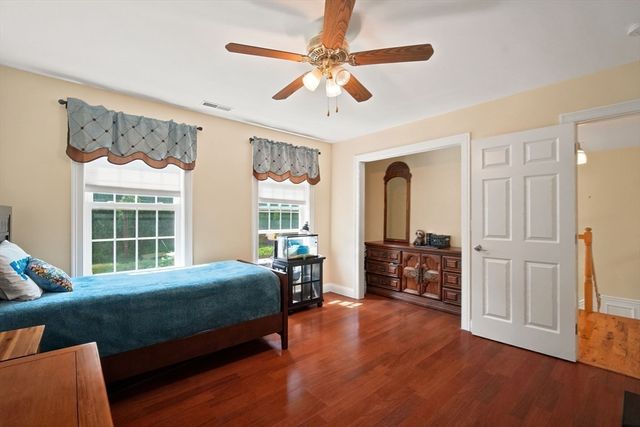 54 College Hwy, Southwick, MA 01077