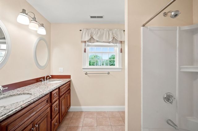 54 College Hwy, Southwick, MA 01077