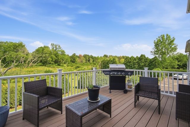 54 College Hwy, Southwick, MA 01077