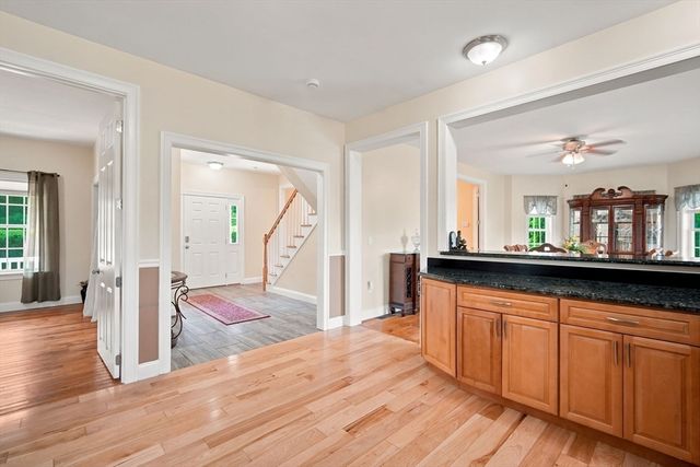 54 College Hwy, Southwick, MA 01077