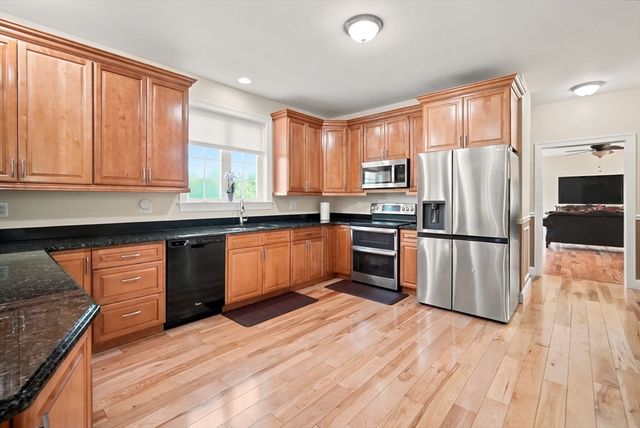 54 College Hwy, Southwick, MA 01077