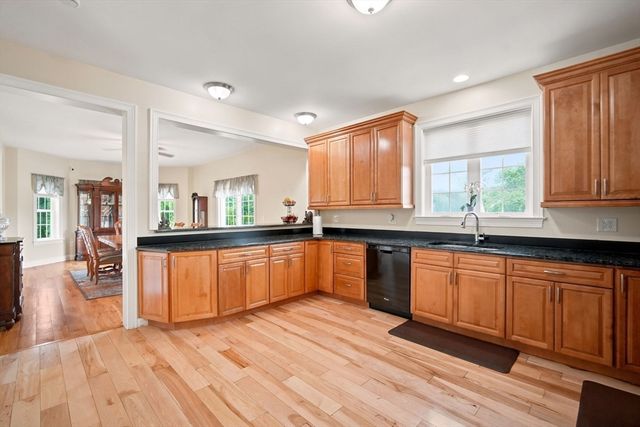 54 College Hwy, Southwick, MA 01077