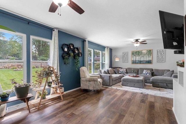 1221 E HANSON DRIVE, Appleton, WI 54915