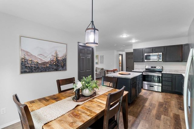 1221 E HANSON DRIVE, Appleton, WI 54915