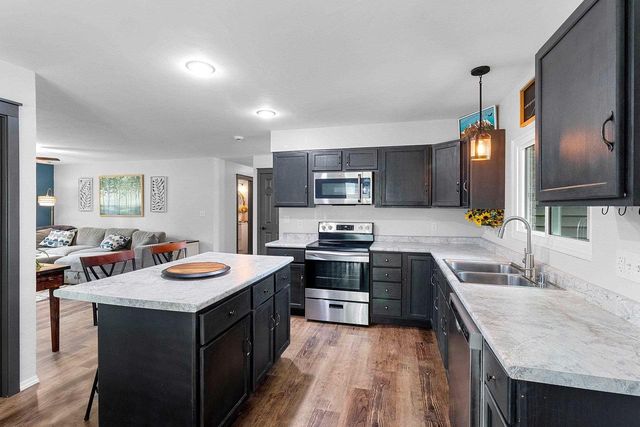 1221 E HANSON DRIVE, Appleton, WI 54915