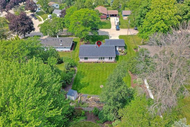 1221 E HANSON DRIVE, Appleton, WI 54915