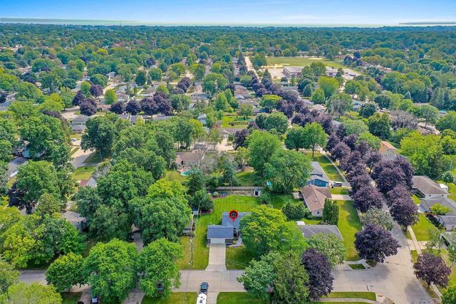 1221 E HANSON DRIVE, Appleton, WI 54915
