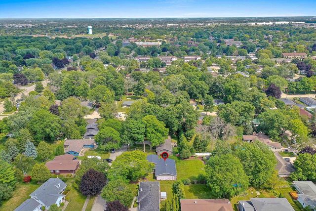 1221 E HANSON DRIVE, Appleton, WI 54915
